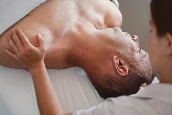 Serviettes fraîches et essentiels de spa
